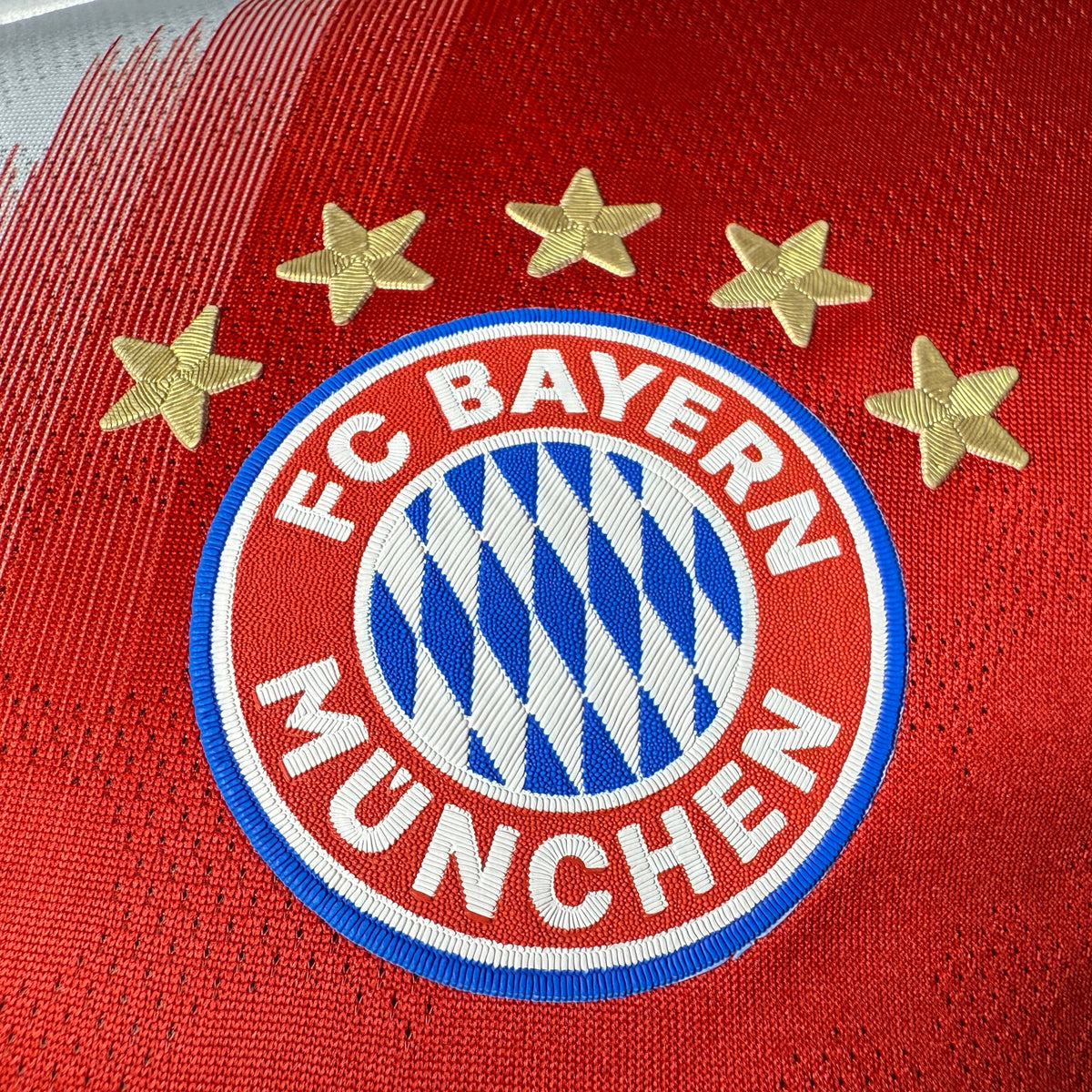 Bayern Múnich 25/26 Local Vers. Jugador