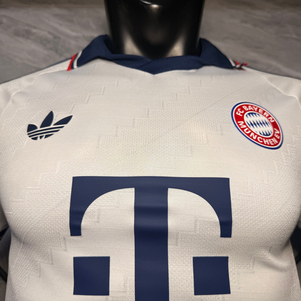 Bayern Múnich 26/27 Visita Vers. Jugador