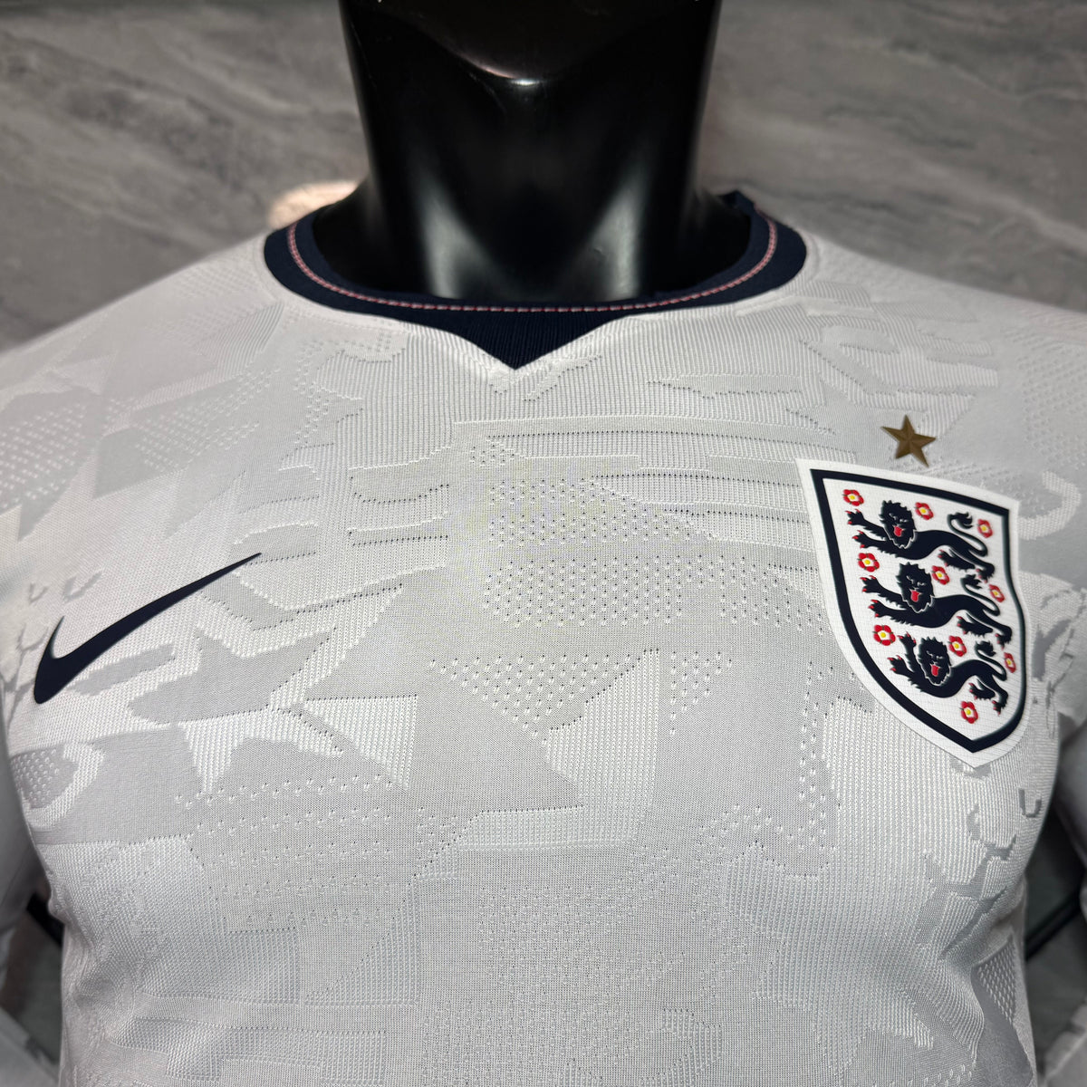 Inglaterra 26/27 Local Vers. Jugador | Manga Larga